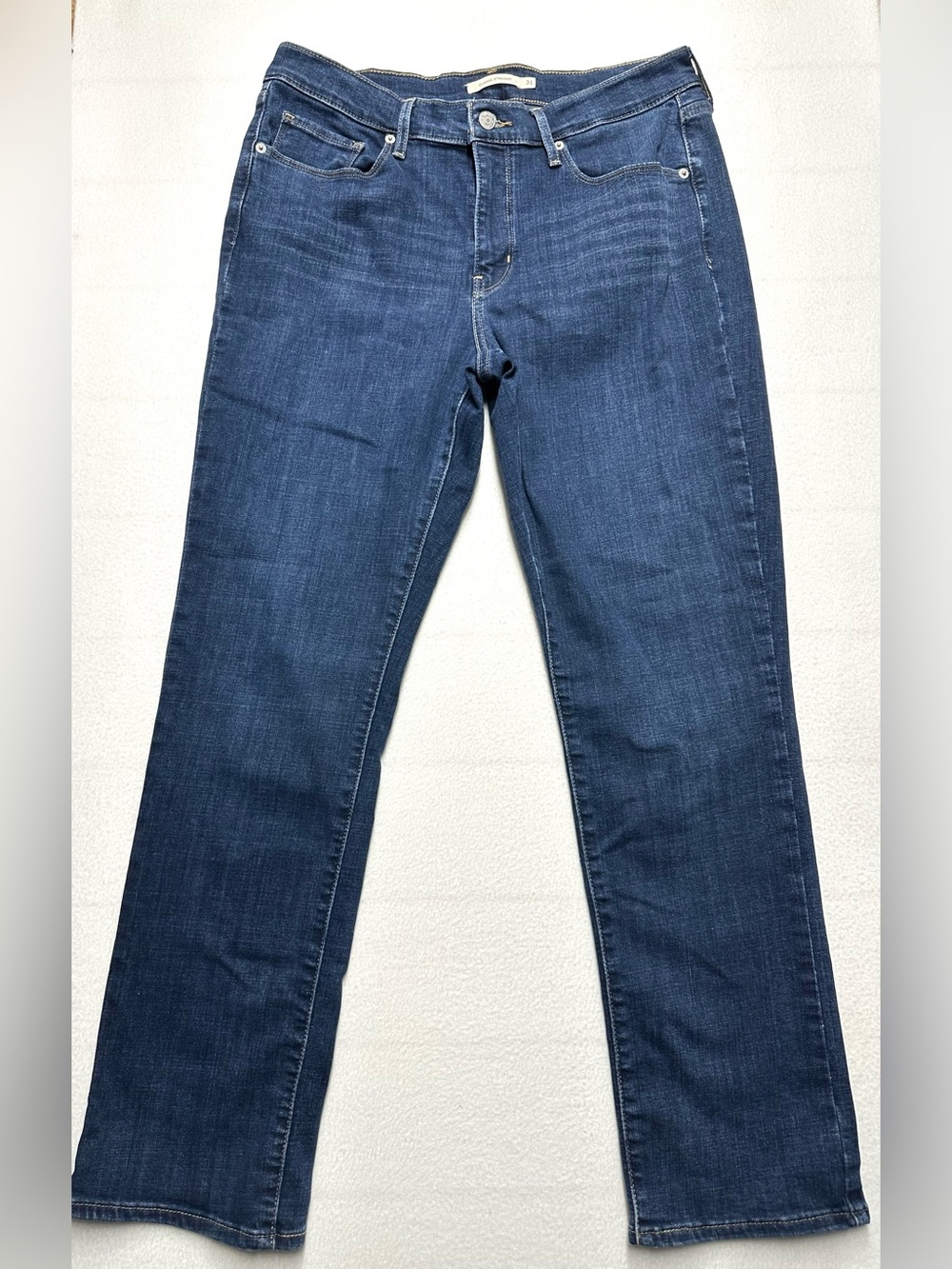 Levi’s Women’s Classic Straight Jeans Size 31 Dark Wash Stretch Denim
